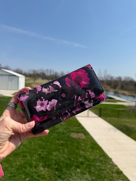 Handbags - Floral Women's Clutch Wallet and Bag Charm!